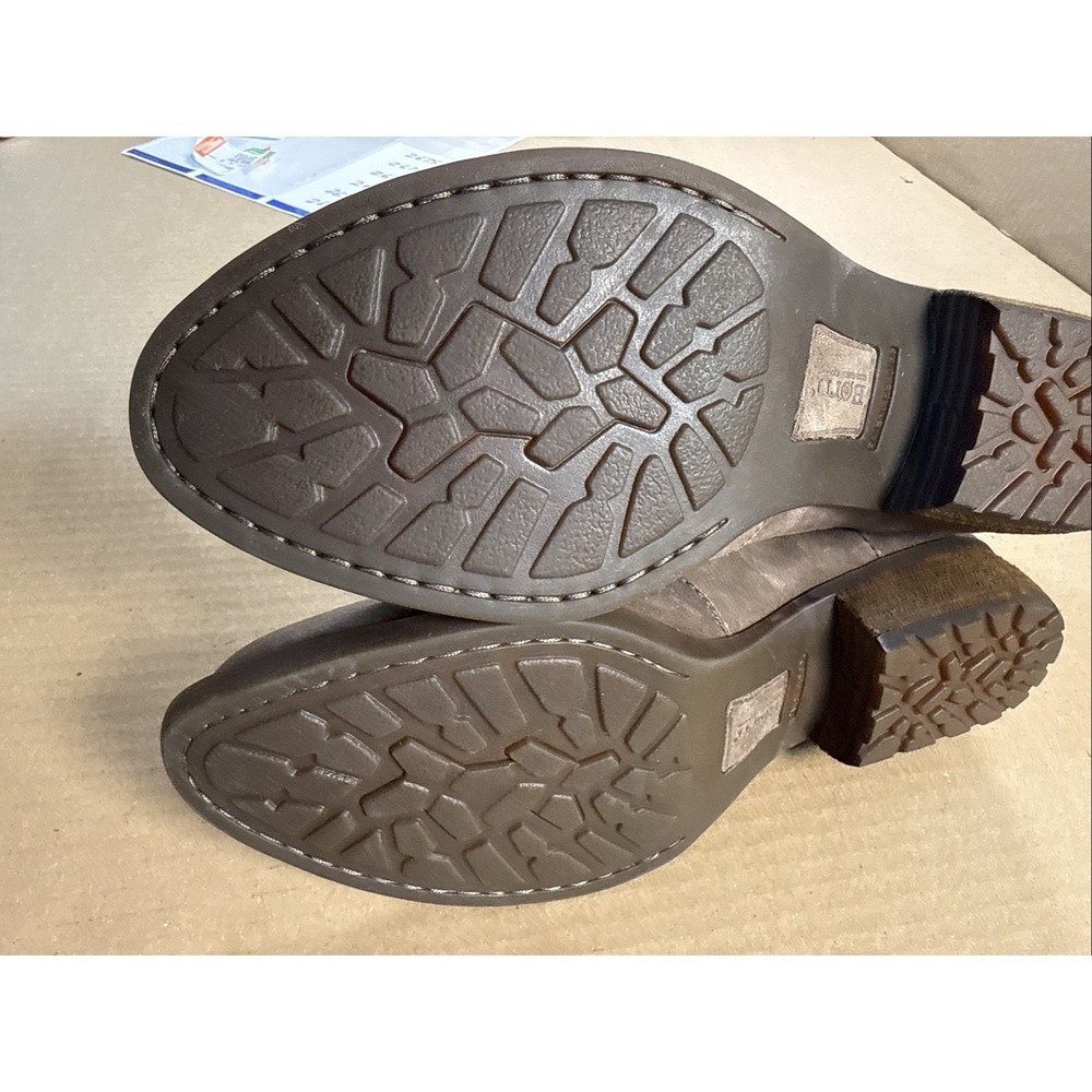 Women's Born Distressed Gray Leather Bootie Size 10 - Picture 3 of 9